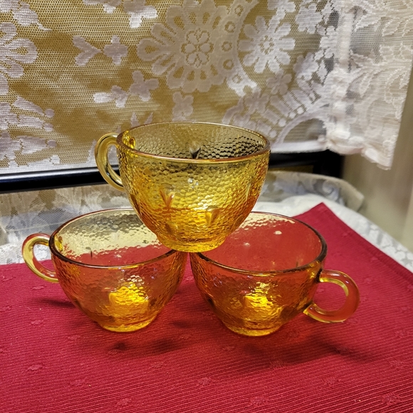 3 Vtg 50's HAZEL-ATLAS GOLD/AMBER INFORMAL TEARDROP PEBBLESTONE TEA CUPS - Picture 2 of 7